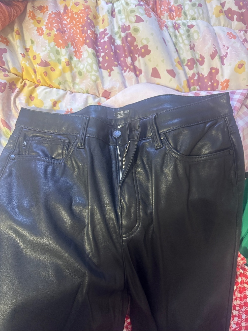 Judy Blue Black Faux Leather Skinny Jeans size 15/32 straight Jeans